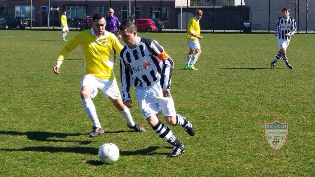 Geel-Wit - Onze Gezellen - Voetbal in Haarlem