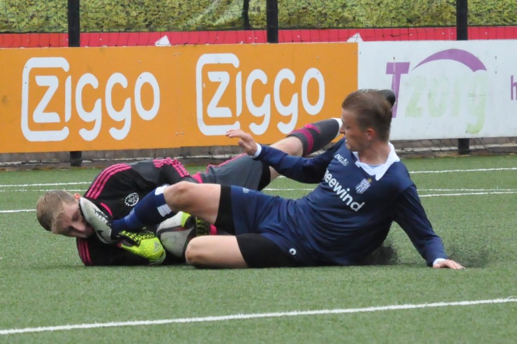 Ajax 2 - Kon. HFC 2 - Voetbal in Haarlem