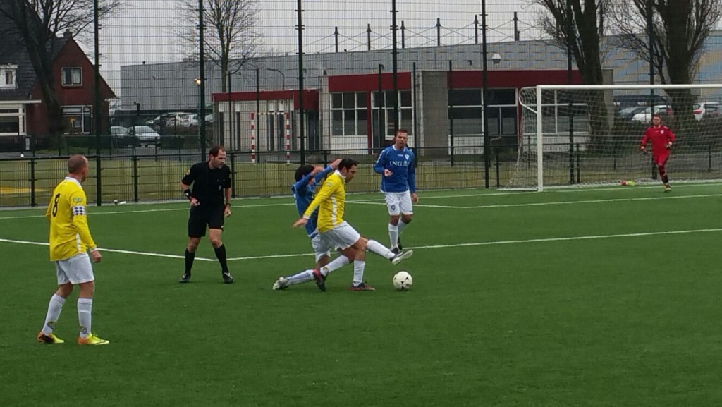 Geel-Wit - Terrasvogels - Voetbal in Haarlem