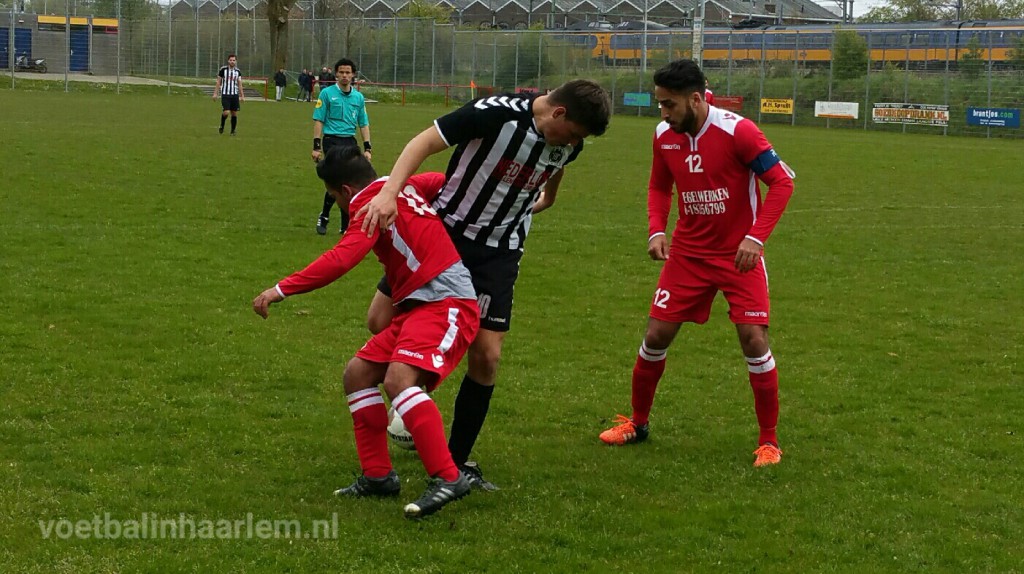 De Brug - IJmuiden - Voetbal in Haarlem