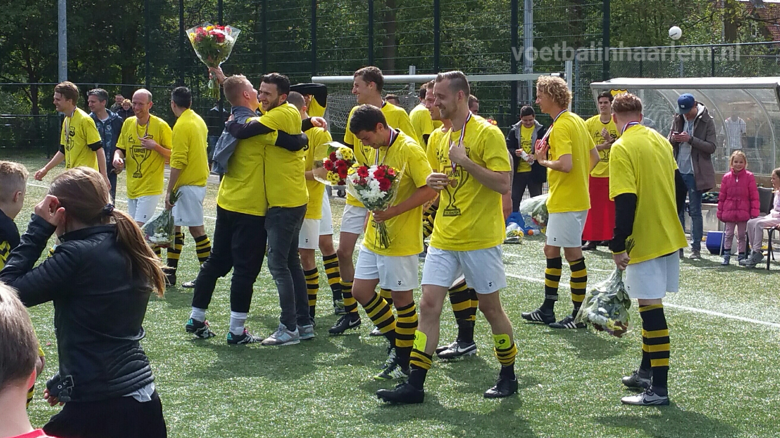 Schoten - Velsenoord - Voetbal in Haarlem