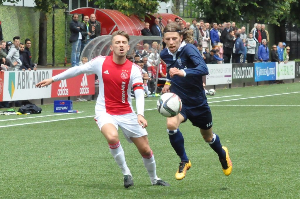 Ajax 2 - Kon. HFC 2 - Voetbal in Haarlem