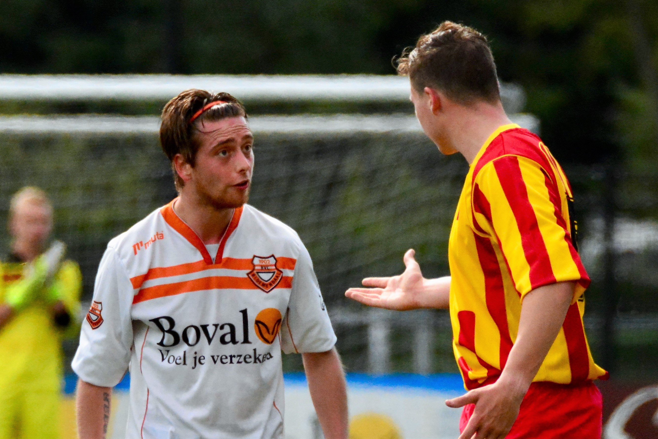 Bloemendaal-DSK-Voetbal-in-Haarlem