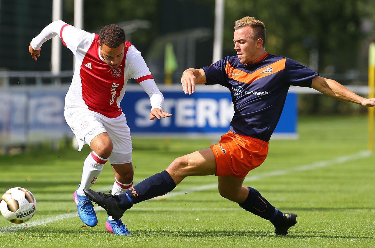 VVC-Ajax-Voetbal-in-Haarlem