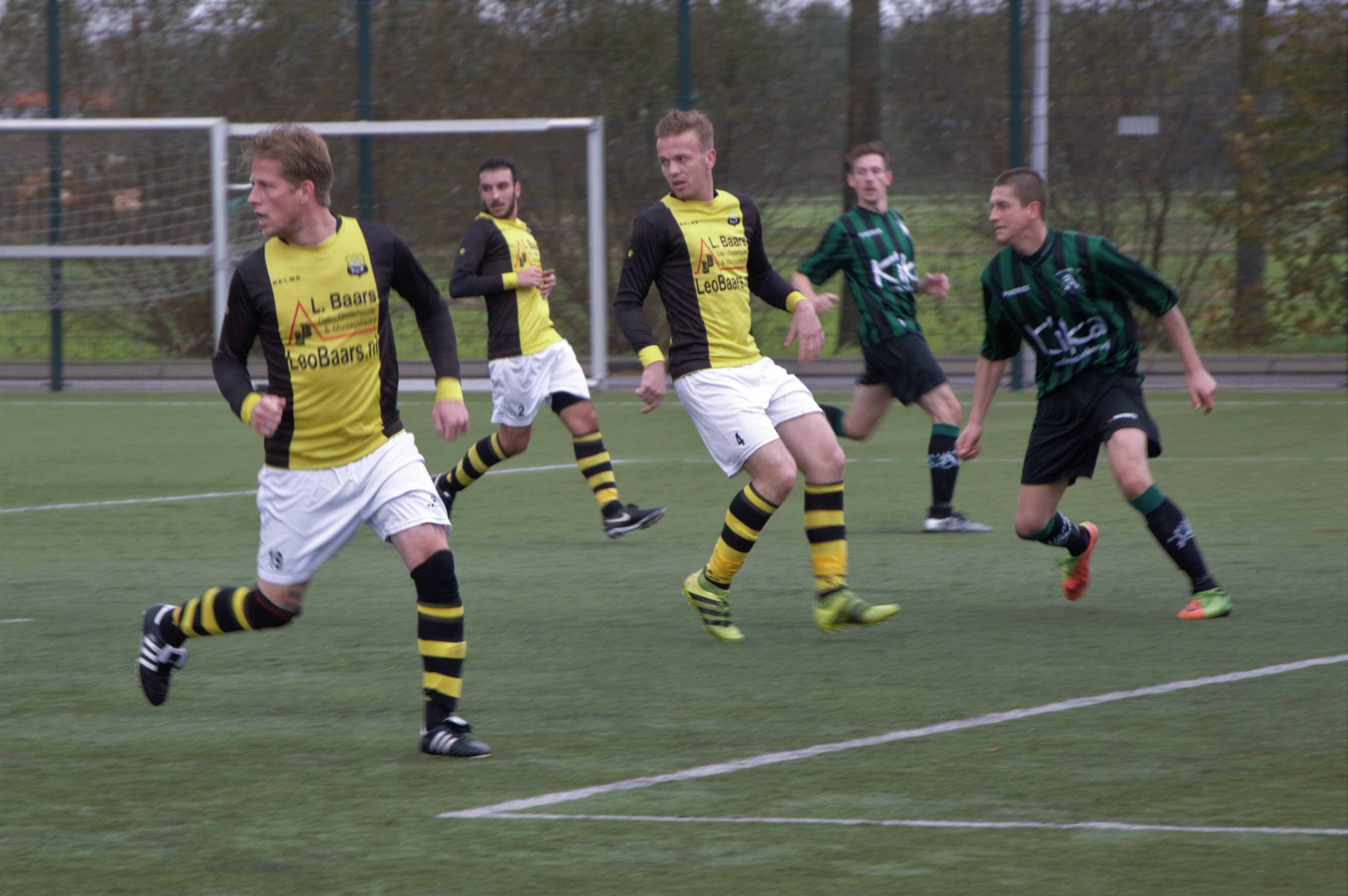 Alliance-Schoten-Voetbal-in-Haarlem