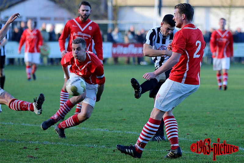 IJmuiden-VSV-Voetbal-in-Haarlem
