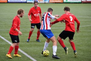 Kennemers-VVH-Velserbroek-Voetbal-in-Haarlem