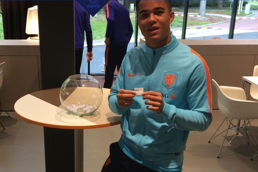 Kluivert-Bekerloting-Voetbal-in-Haarlem