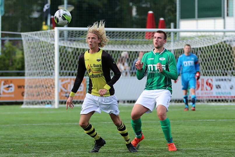RODA-Schoten-Voetbal-in-Haarlem