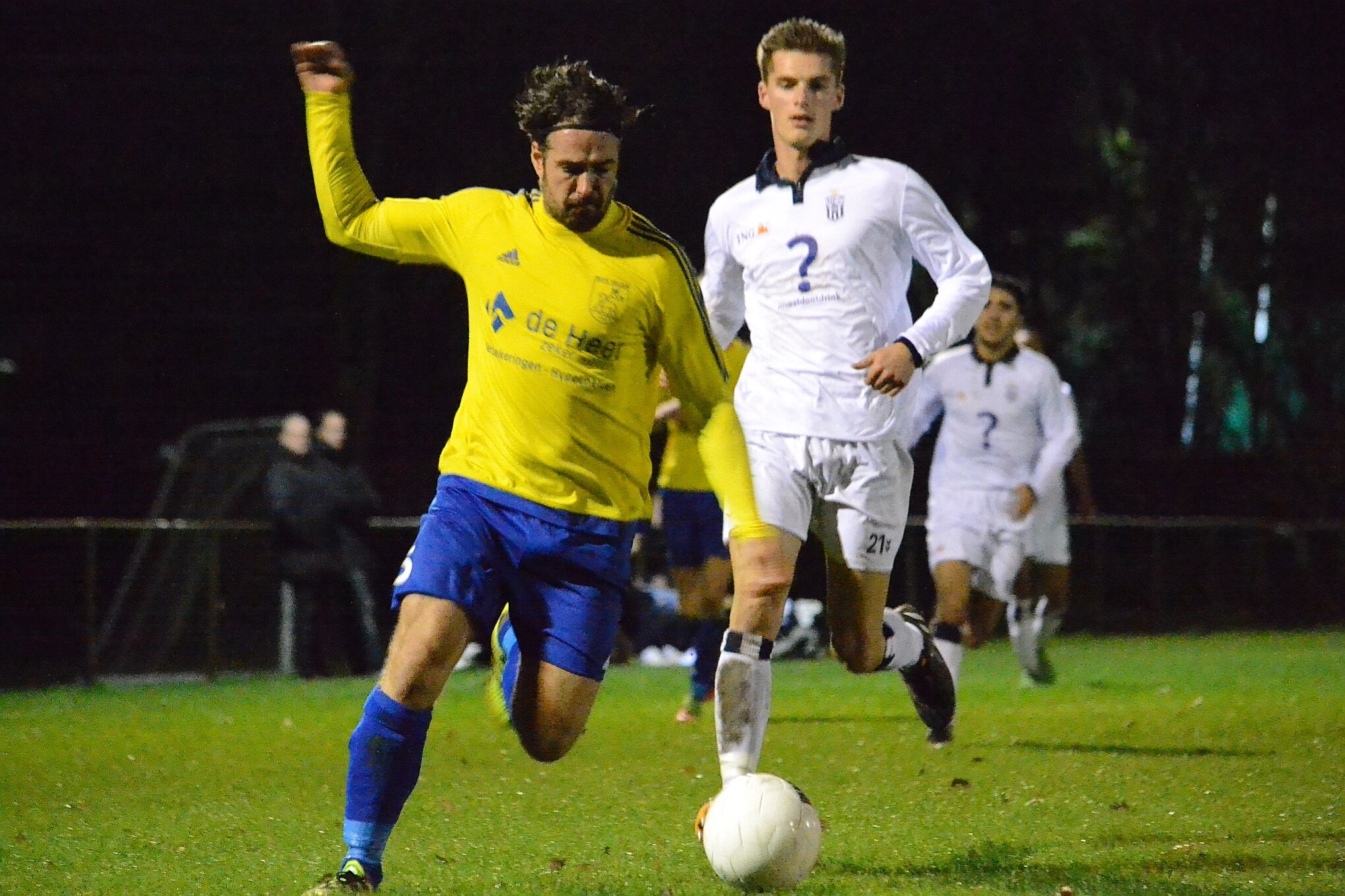 Velsen-Jong-Koninklijke-HFC-Voetbal-in-Haarlem