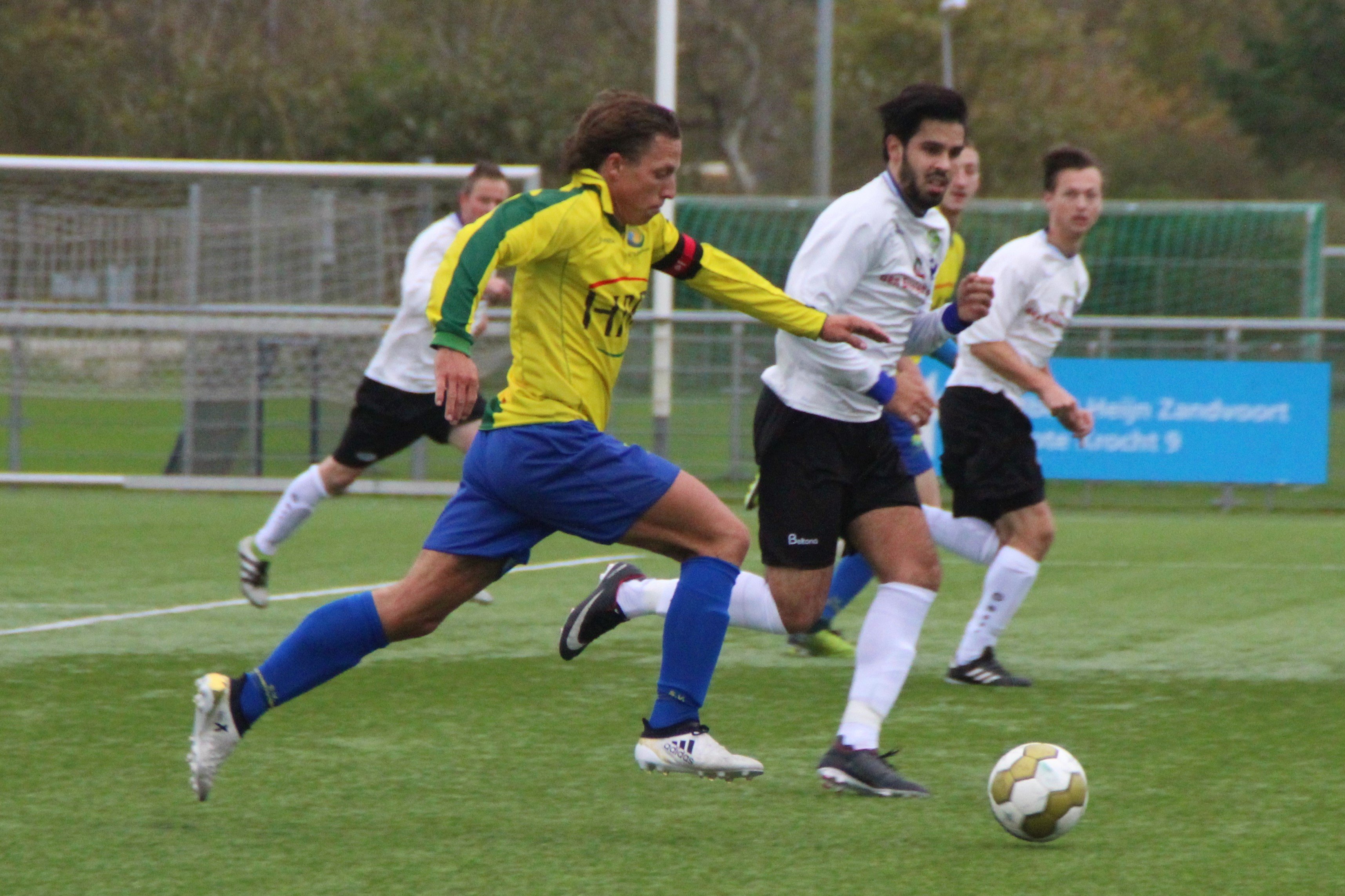 Zandvoort-VEW-Voetbal-in-Haarlem