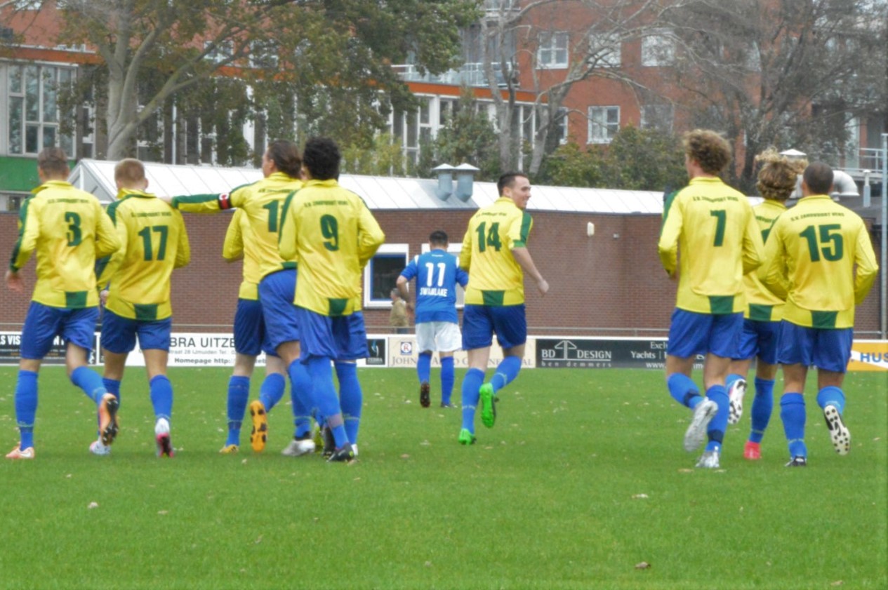 Zandvoort-Voetbal-in-Haarlem