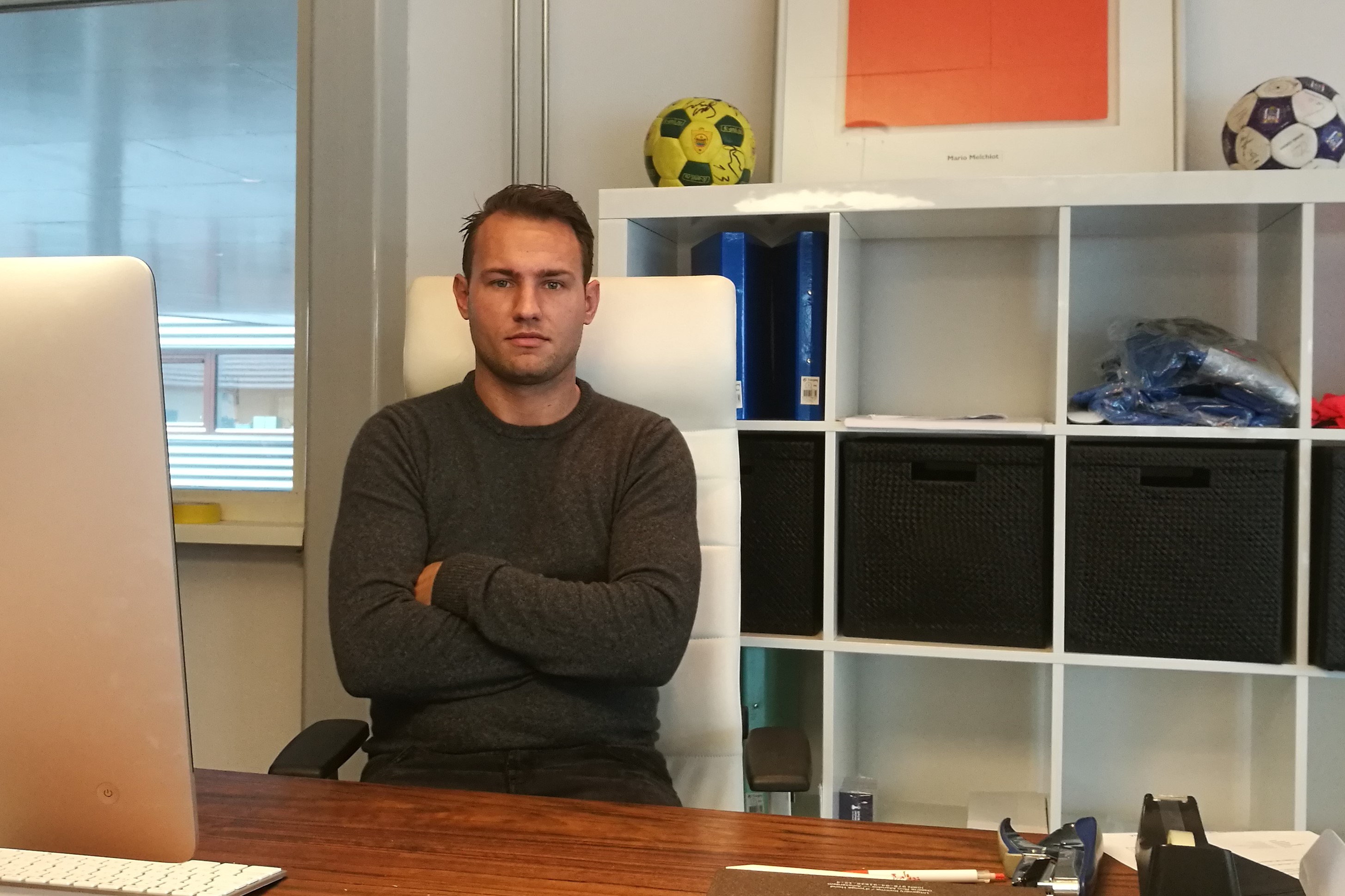 Barry-Tjeertes-Voetbal-in-Haarlem