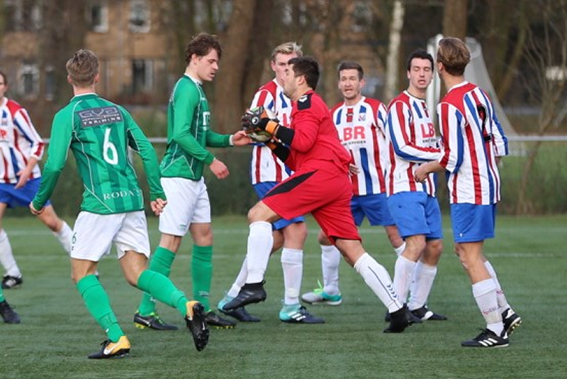 RODA-VVH-Velserbroek-Voetbal-in-Haarlem