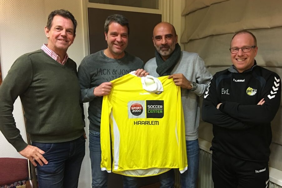 Radjin-de-Haan-Geel-Wit-Voetbal-in-Haarlem