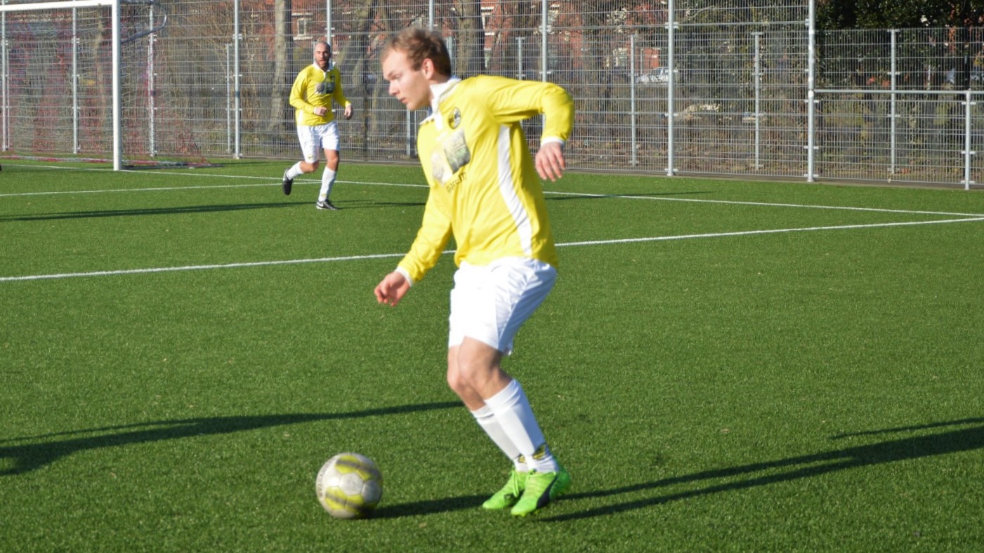 Geel-Wit-Voetbal-in-Haarlem