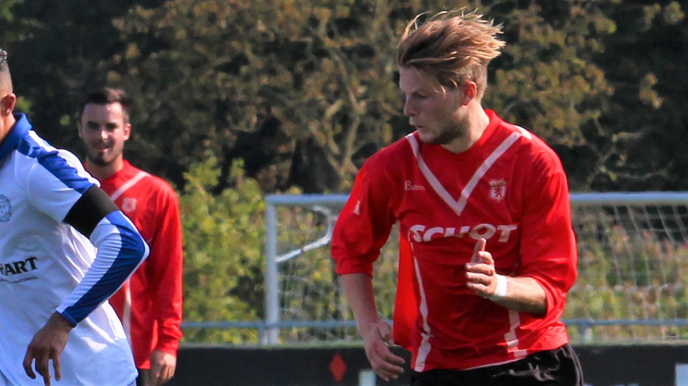 Mitchel-Bormann-VSV-Voetbal-in-Haarlem