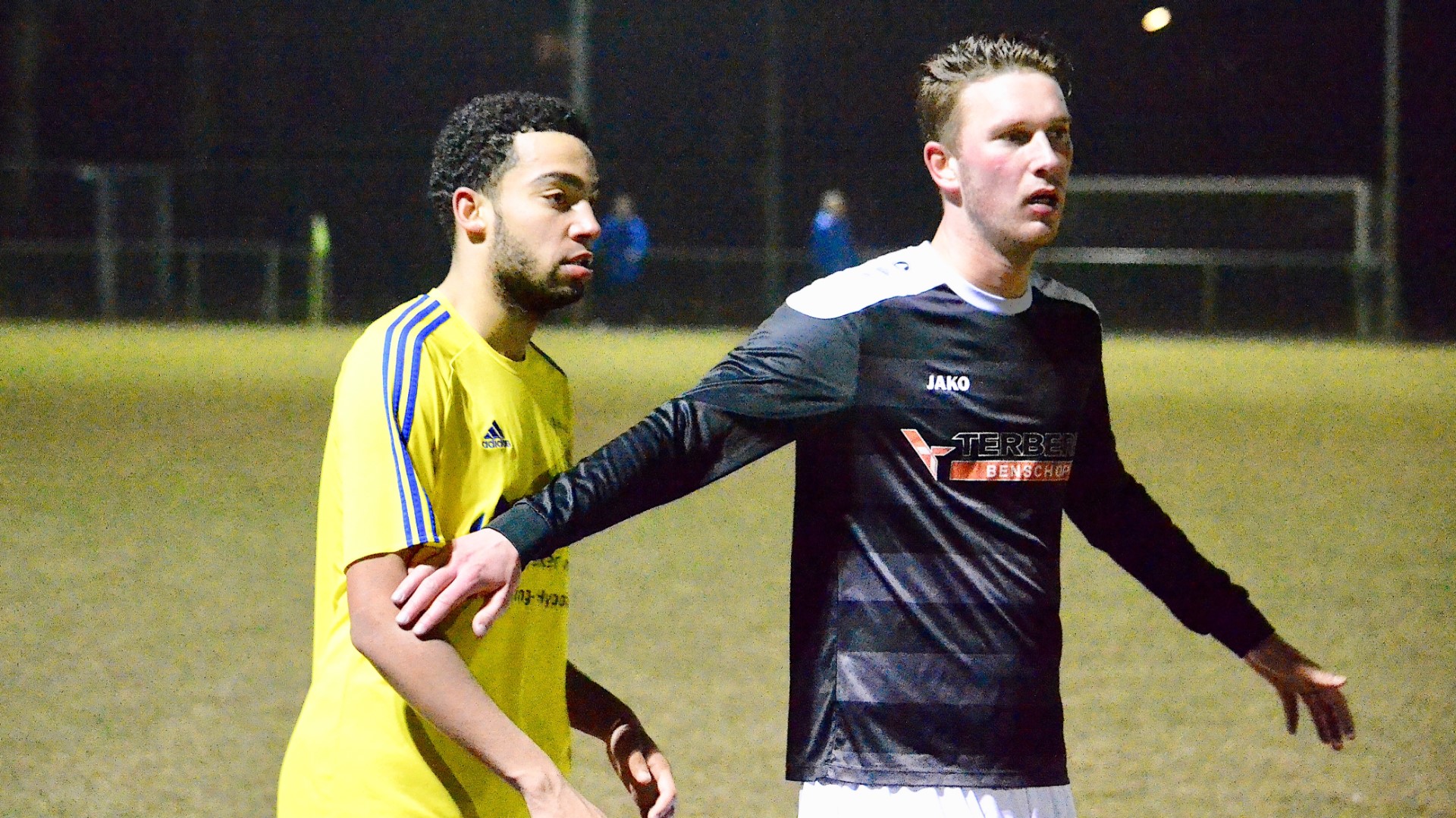 Velsen-Benschop-Voetbal-in-Haarlem (1)