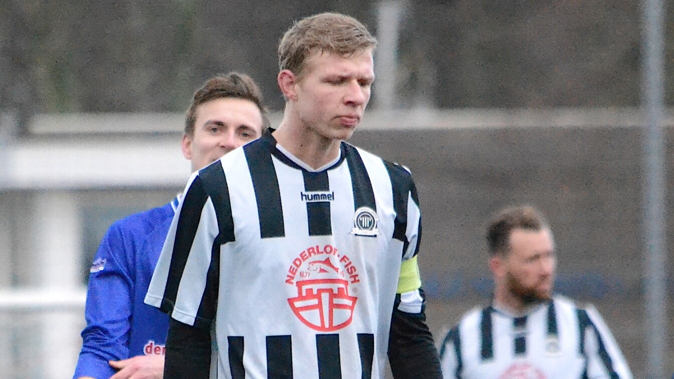IJmuiden-Brouwer-Voetbal-in-Haarlem