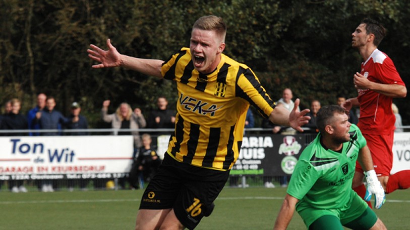 Weistra-Voetbal-in-Haarlem