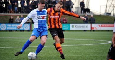 Daniel-Opoku-Voetbal-in-Haarlem