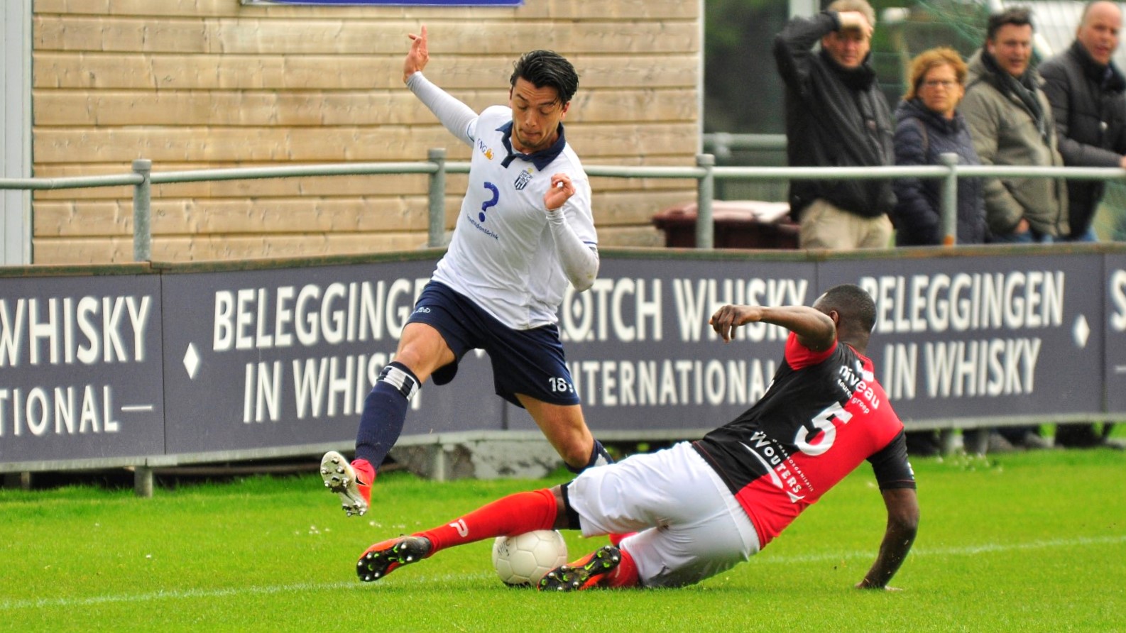 Koninklijke-HFC-De-Treffers-Voetbal-in-Haarlem (4)