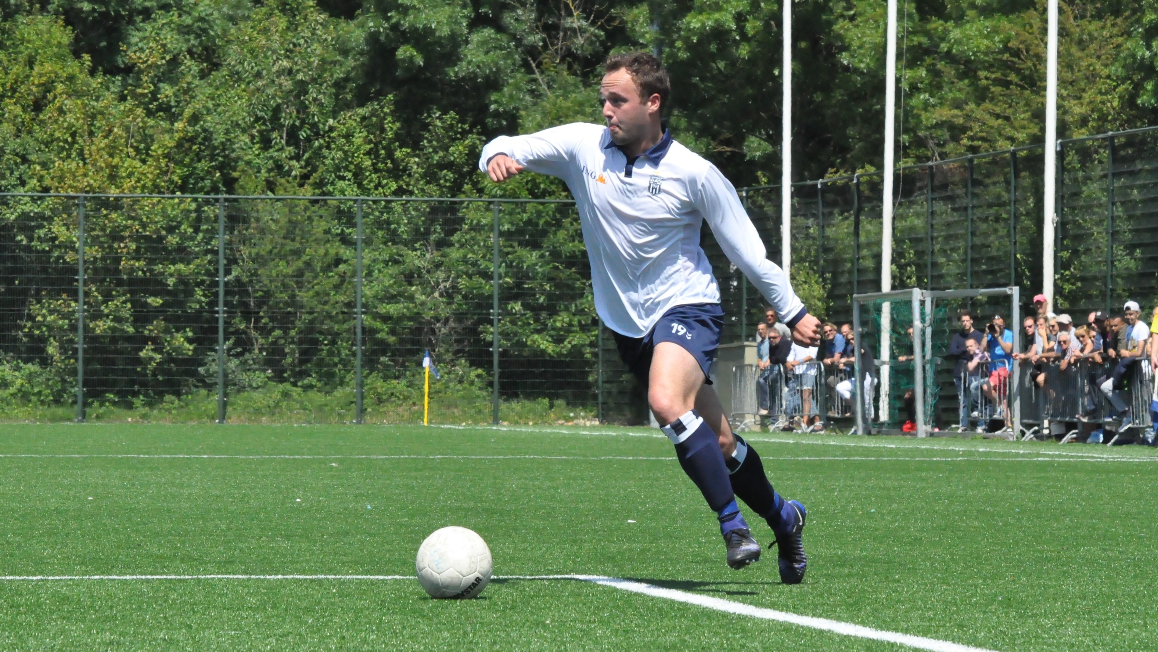 Mike-Guliker-Voetbal-in-Haarlem