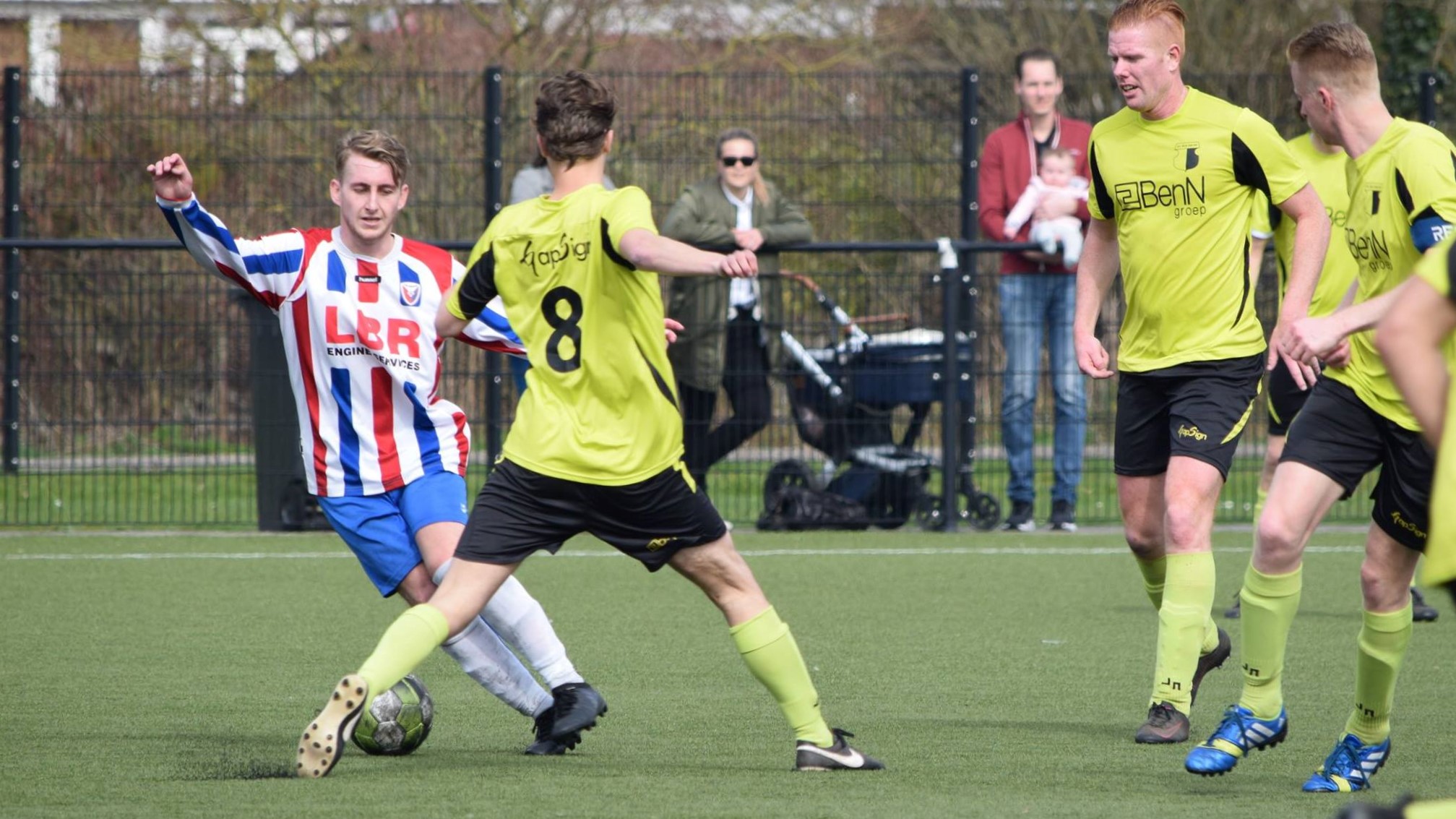 VVH-Velserbroek-Wijk-aan-Zee-Voetbal-in-Haarlem