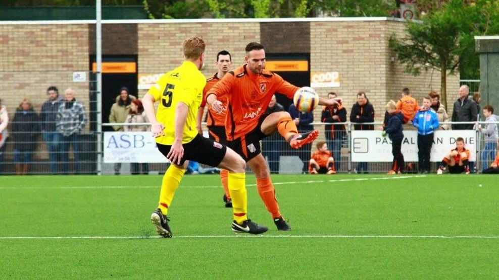 Dave-Dragt-HBC-Heemstede-Voetbal-in-Haarlem