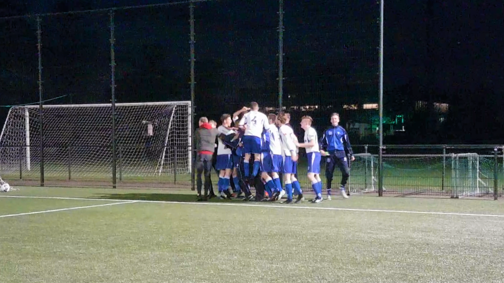 Geel-Wit-Hillegom-Voetbal-in-Haarlem