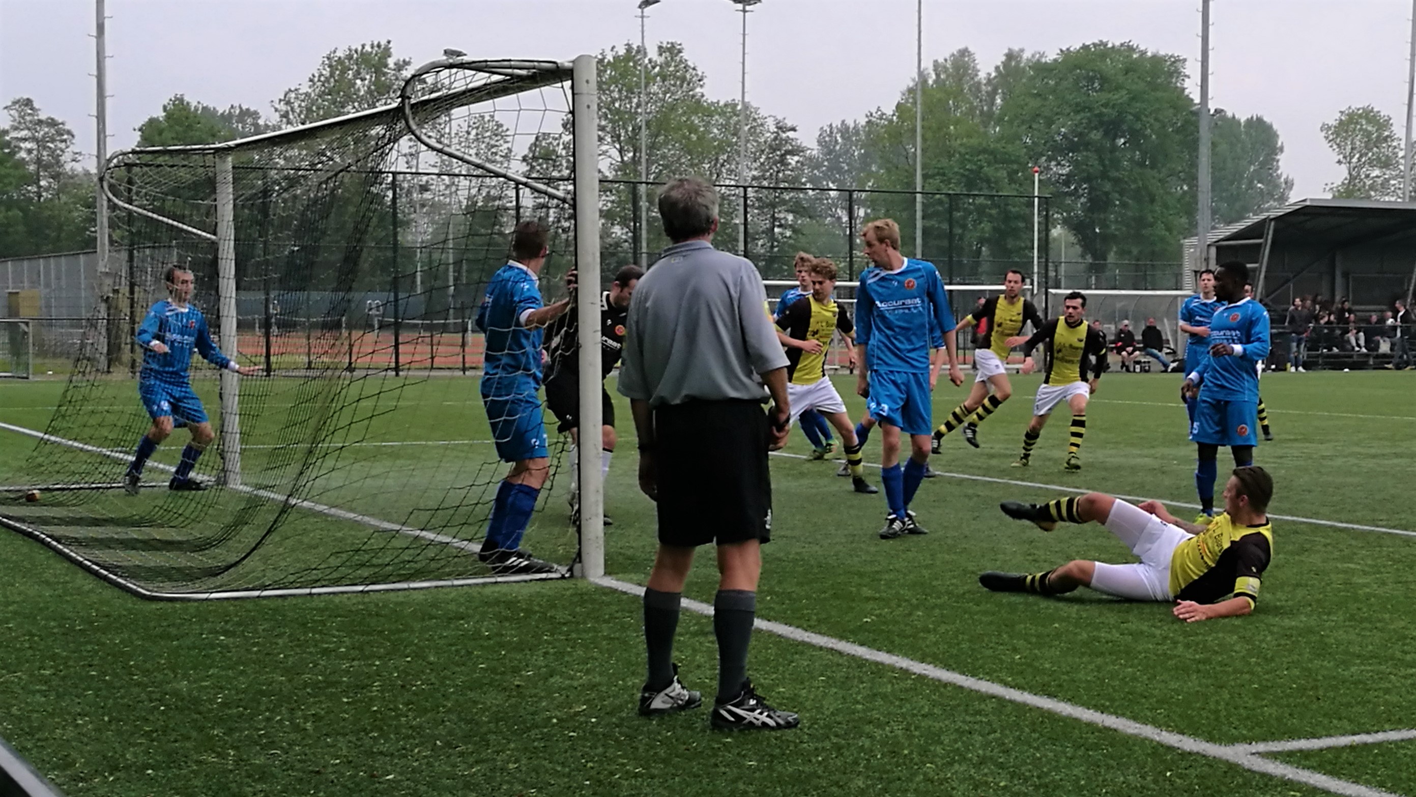 Schoten-Sporting-Martinus-Voetbal-in-Haarlem