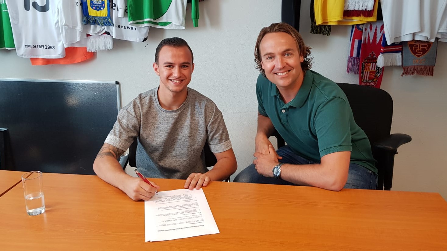 Van-Haaren-Telstar-Voetbal-in-Haarlem