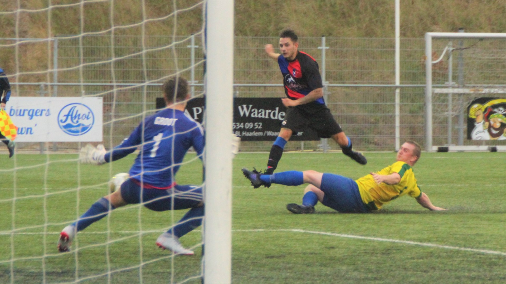 Zandvoort2-Zwanenburg-MidWest-Cup-Voetbal-in-Haarlem