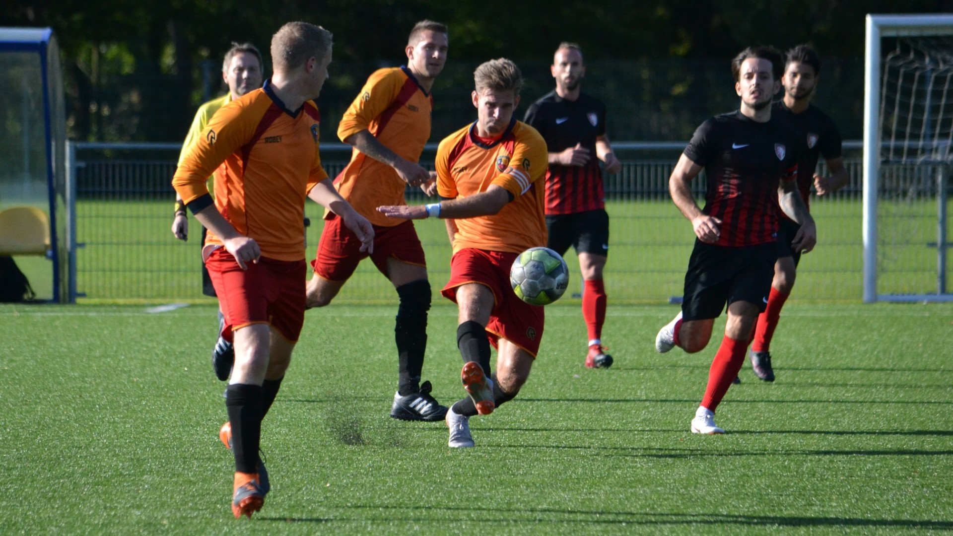 Haarlem-Kennemerland-AC-Amsterdam-Voetbal-in-Haarlem