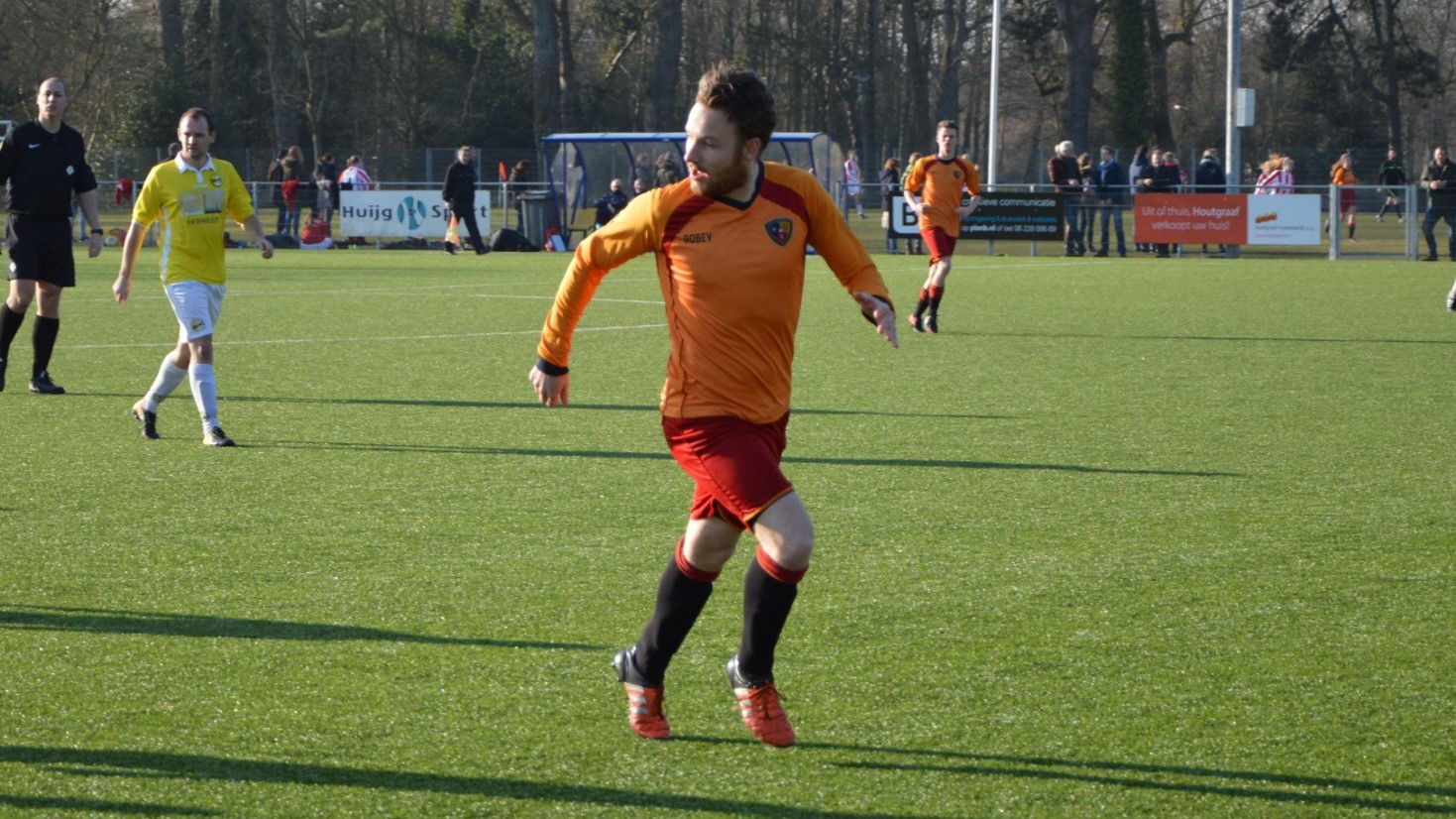 Haarlem-Kennemerland-Geel-Wit-Voetbal-in-Haarlem (10)