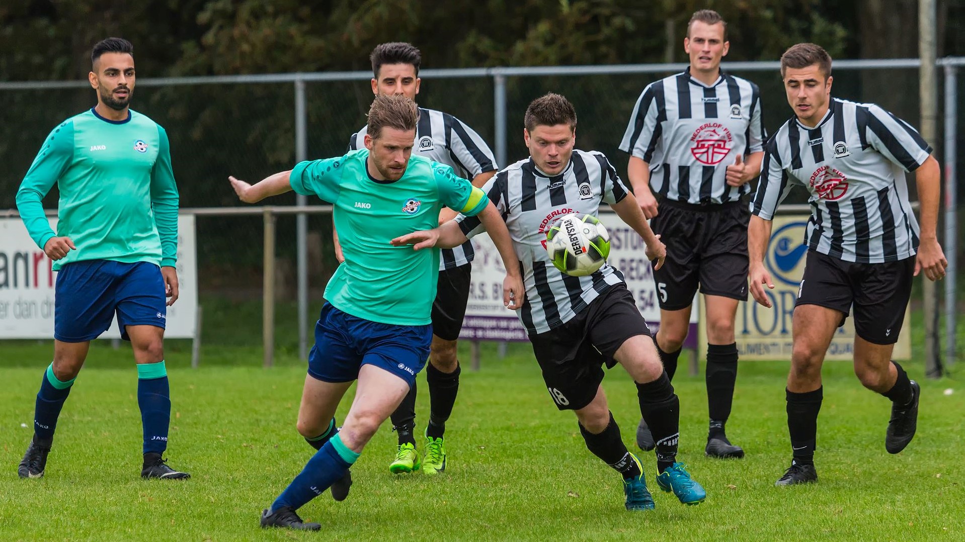 IJmuiden-Overbos-Voetbal-in-Haarlem
