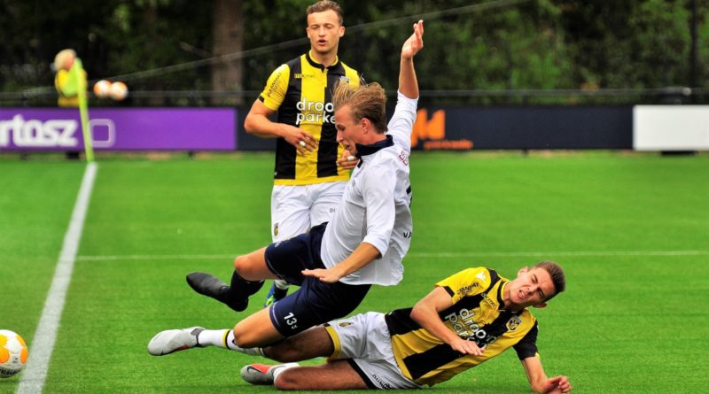 Jong-Vitesse-Koninklijke-HFC-Voetbal-in-Haarlem (6)