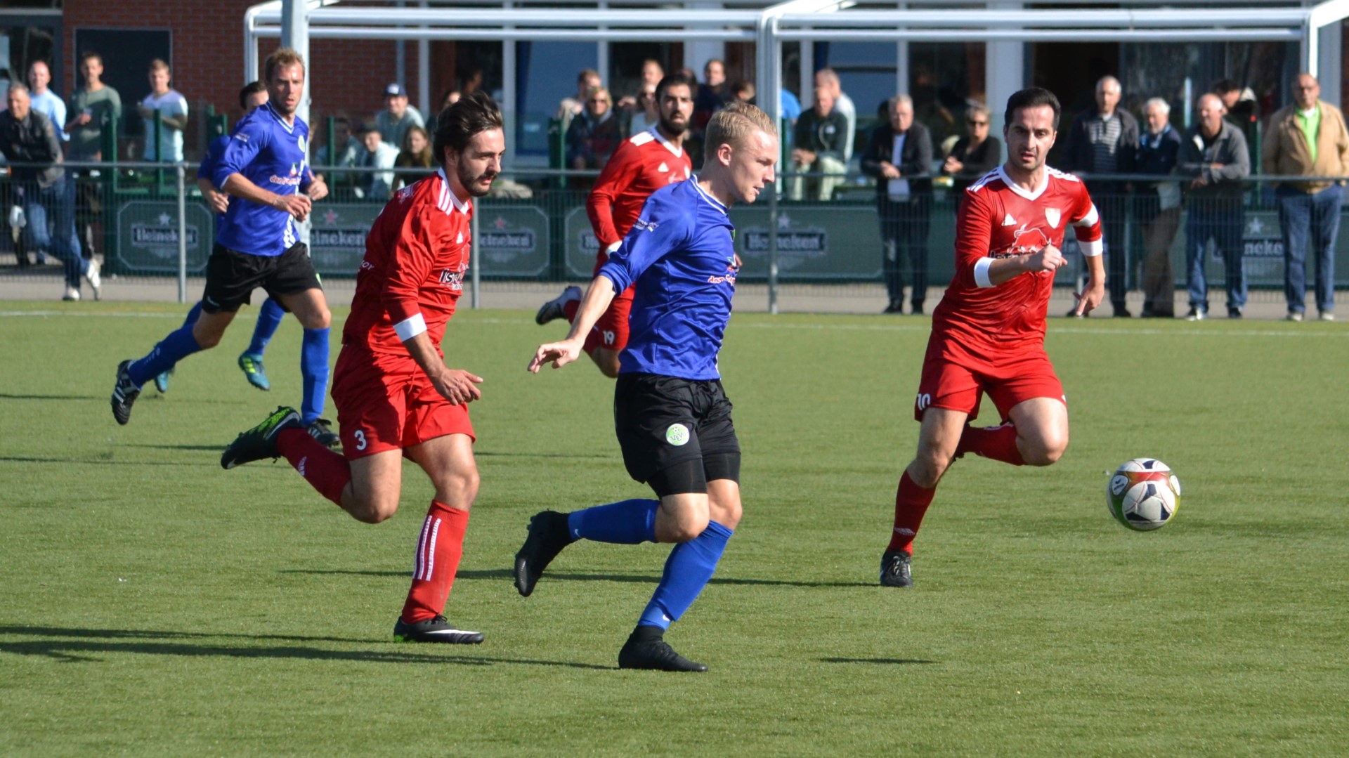 VEW-HYS-Voetbal-in-Haarlem