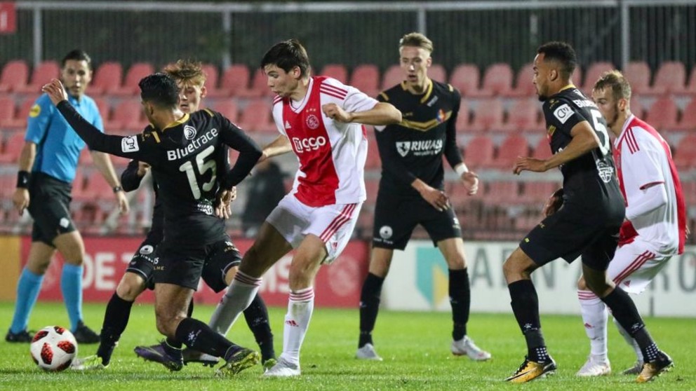 Jong-Ajax-Telstar-Voetbal-in-Haarlem