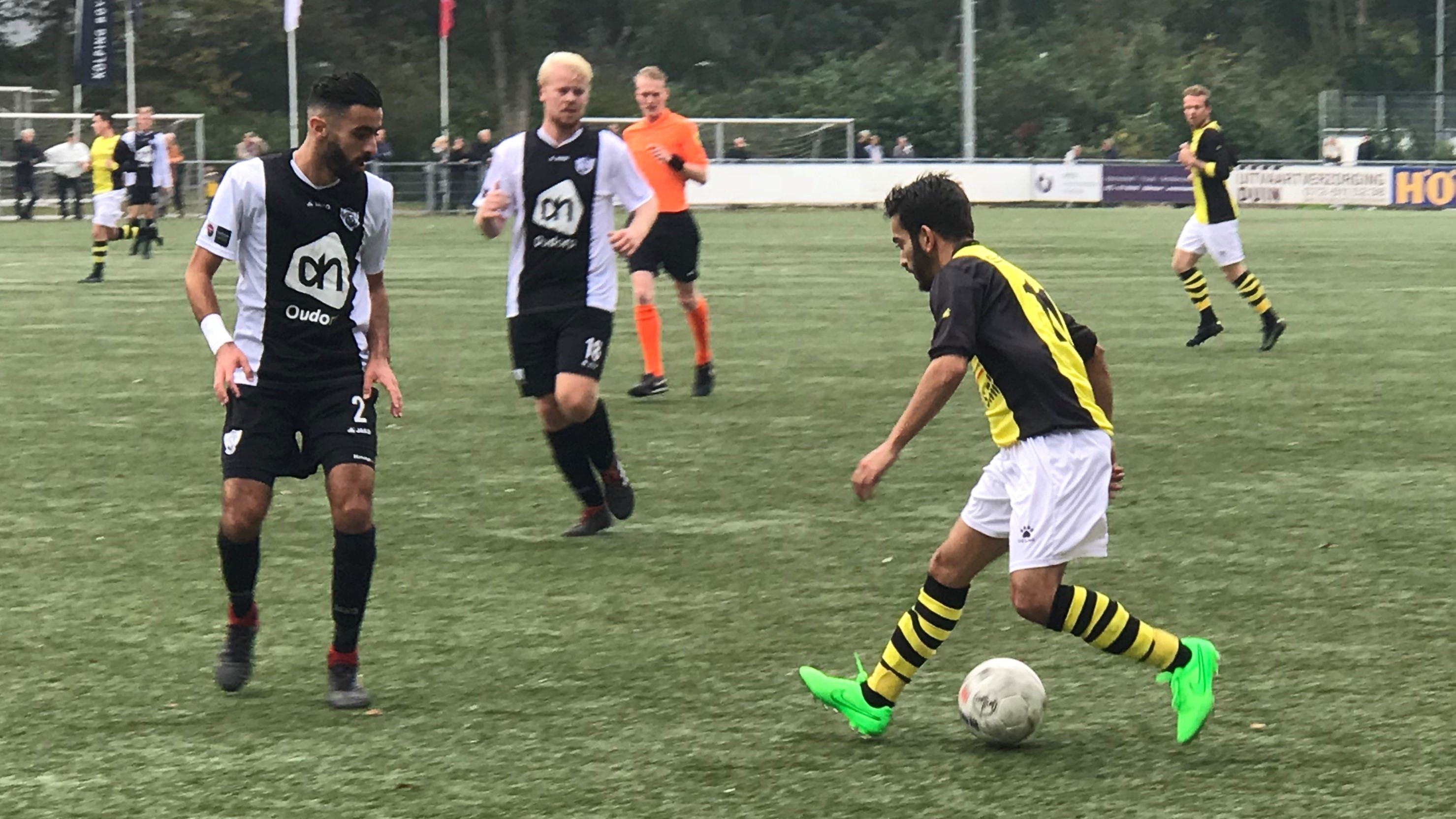 Kolping-Boys-Schoten-Voetbal-in-Haarlem