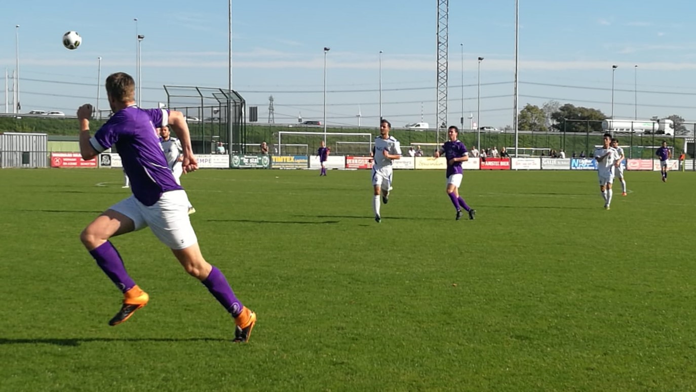 Spaarnwoude-Terrasvogels-Voetbal-in-Haarlem