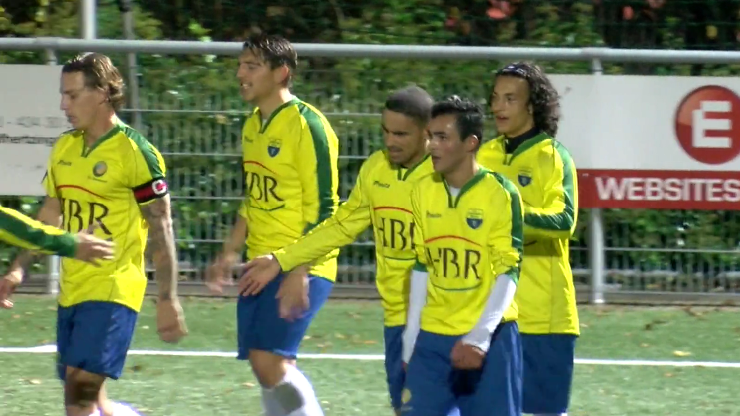 Hooglanderveen-Zandvoort-Voetbal-in-Haarlem