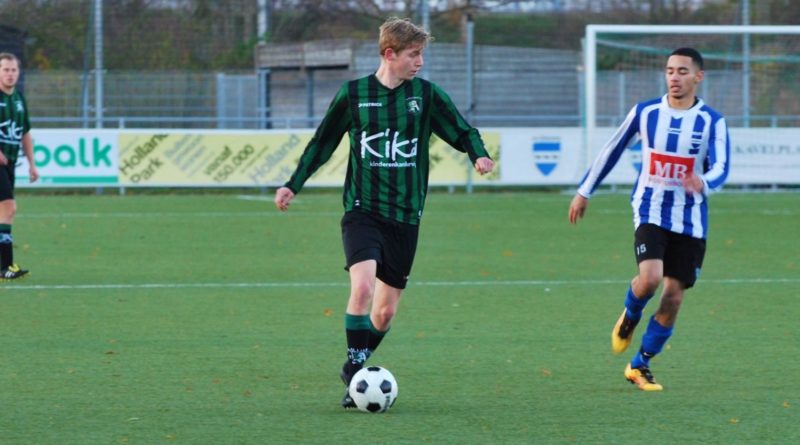 Folkert-de-Vreeze-Voetbal-in-Haarlem