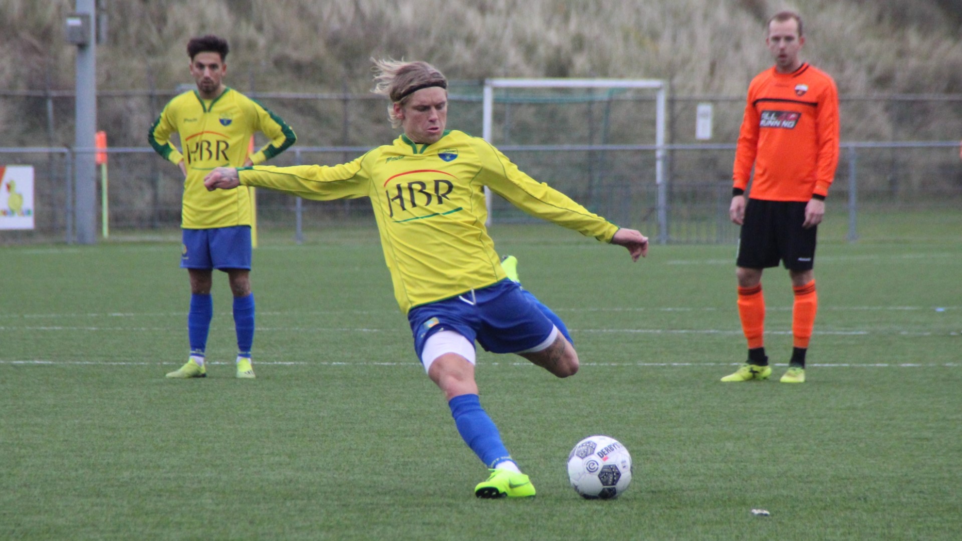 Water-Zandvoort-Voetbal-in-Haarlem