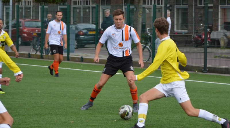 Geel-Wit-HBC-MidWest-Cup-Voetbal-in-Haarlem (18)