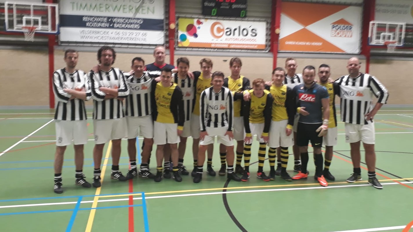 Onze-Gezellen-Schoten-Voetbal-in-Haarlem