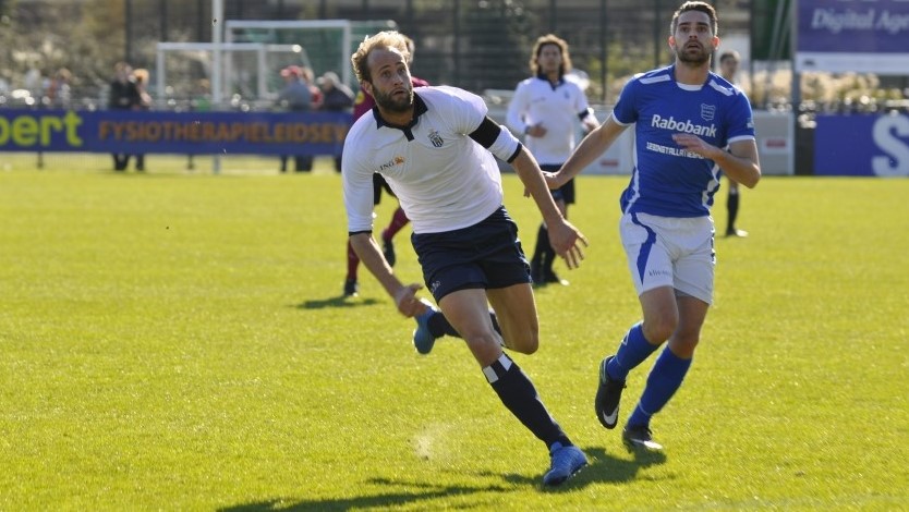 Beeren-Koninklijke-HFC-Voetbal-in-Haarlem