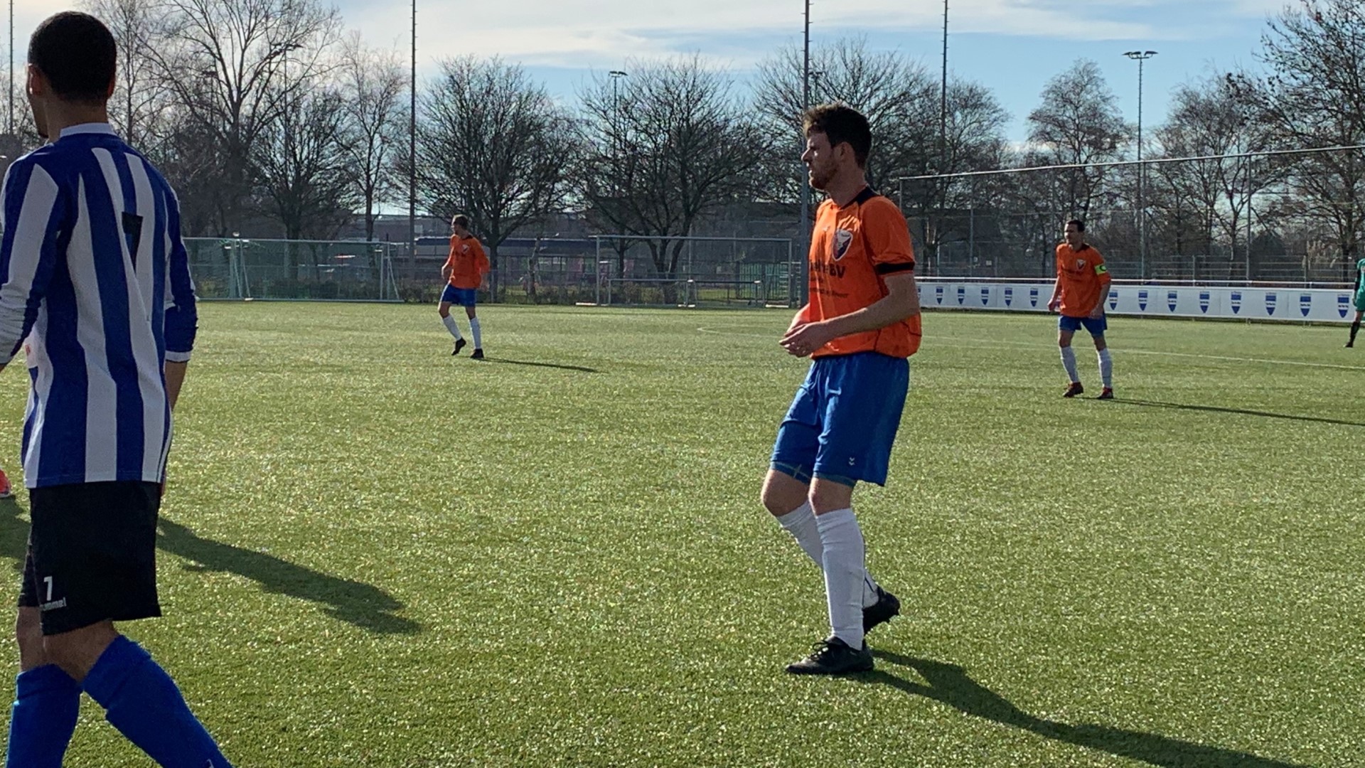 Diemen-VVH-Velserbroek-Voetbal-in-Haarlem