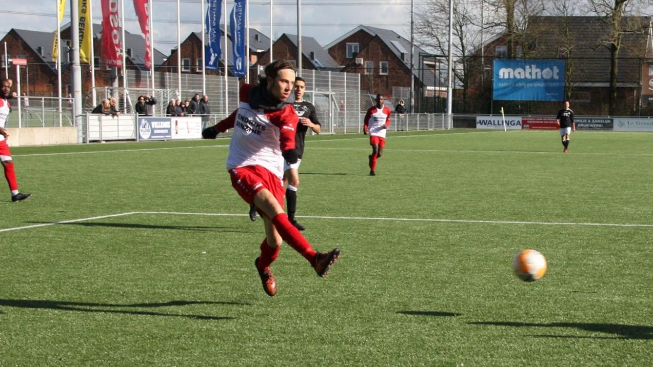 DSOV-Zaanlandia-Voetbal-in-Haarlem