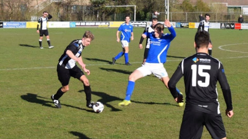 Stormvogels-IJmuiden-Voetbal-in-Haarlem